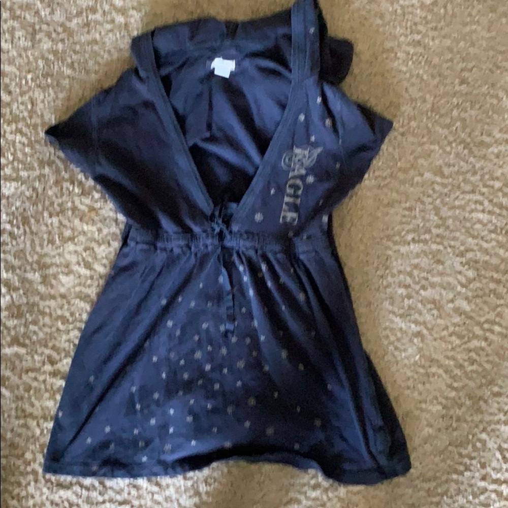 American Eagle pull over shirt